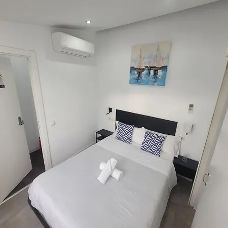 Ayz Frailes - Auto Check-in (adults Only) 3*