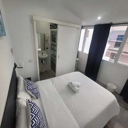 Гостьовий будинок Ayz Frailes - Auto Check-in (adults Only)