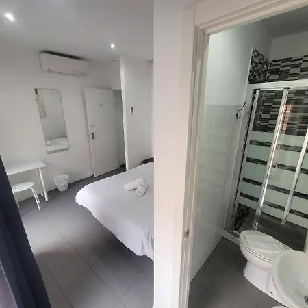 Ayz Frailes - Auto Check-in (adults Only) 3* Малага
