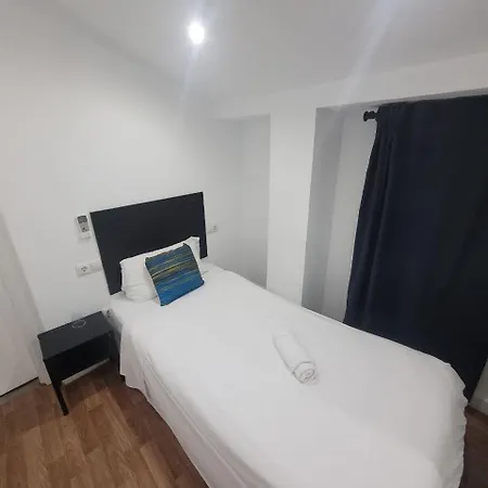 Ayz Frailes - Auto Check-in (adults Only) 3*