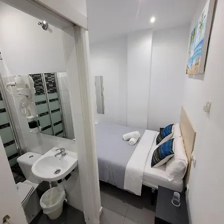Ayz Frailes - Auto Check-in (adults Only) 3* 马拉加